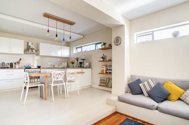 2 Bedroom Property for Sale in Vredehoek Western Cape